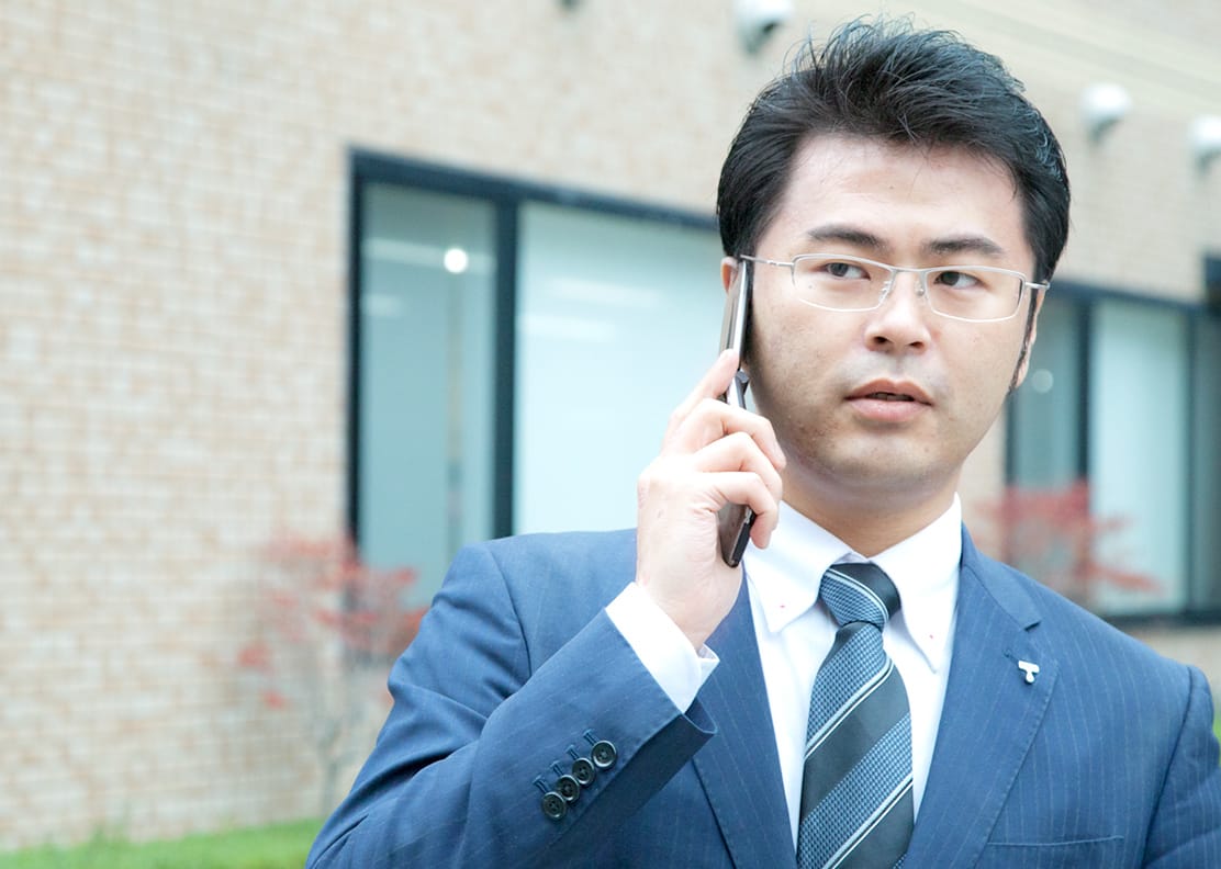商品の魅力と取引先のニーズをマッチさせ、日本各地に販路を切り拓く。 営業部 / Fさん