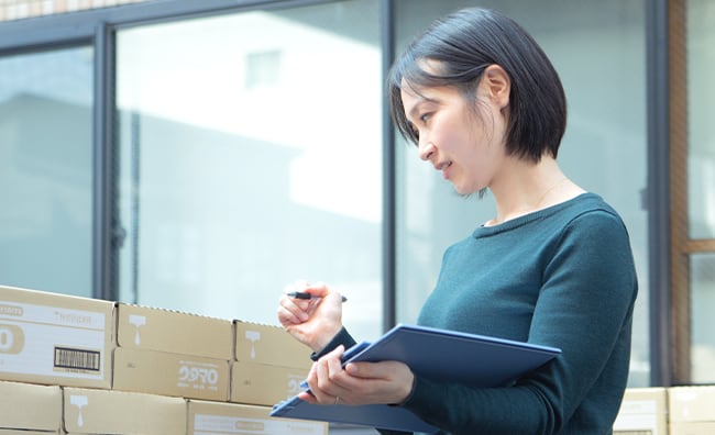 ベストな出荷采配を考え、お客様へ、社会へ、商品を滞りなく届ける。 営業部業務課 / Hさん